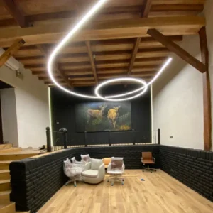 Montaje e instalación eléctrica de luminaria circular LED en Casona Andrés Bello, Las Condes.