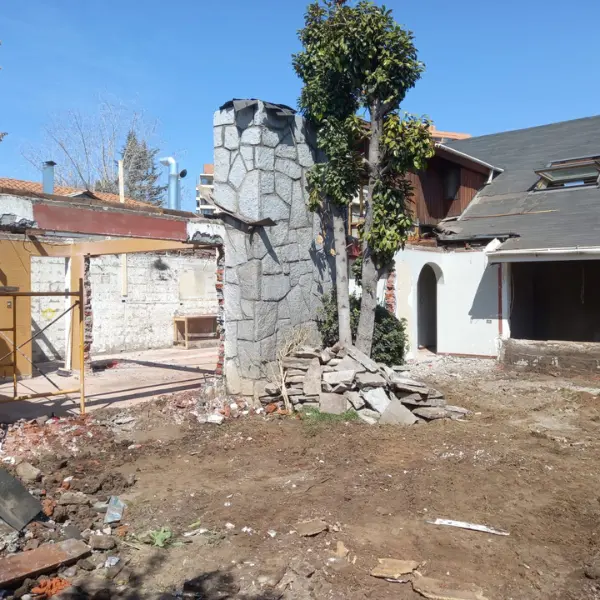 Instalación de ductos y cableado eléctrico por técnicos certificados SEC