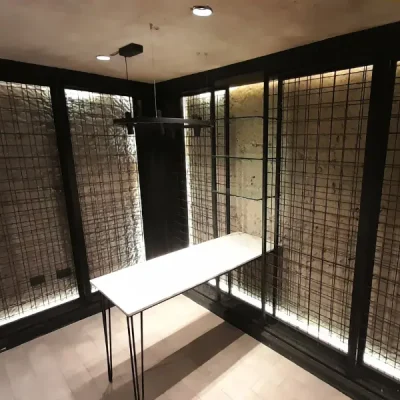 Resultado final de instalación eléctrica e iluminación de cava de vinos